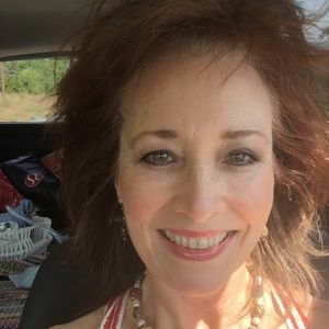 Meet your Posher, Debbie